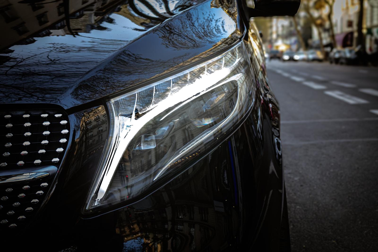 Mercedes-Benz - Phare LED signature